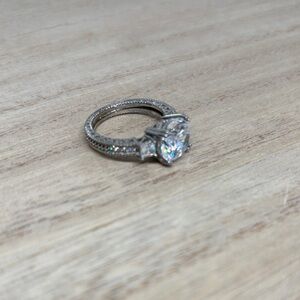 Elegant Silver Women's Ring